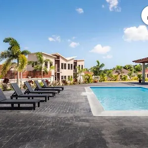 Holiday home Luxurious Royale- 5 Min Drive To, Ocho Rios